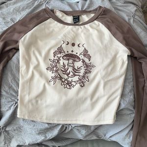 Crème and brown long sleeve
